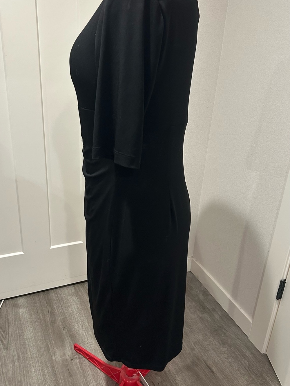 connected apparel Black Ruched Midi Sheath Dress - Picture 2 of 7